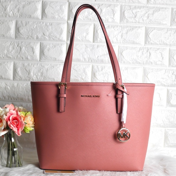 Michael Kors Handbags - Michael Kors Carryall Tote